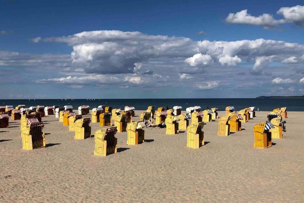 Ferienwohnung "Klarschiff" Travemuende Fusslaeufig Zum Strand Любек Екстериор снимка